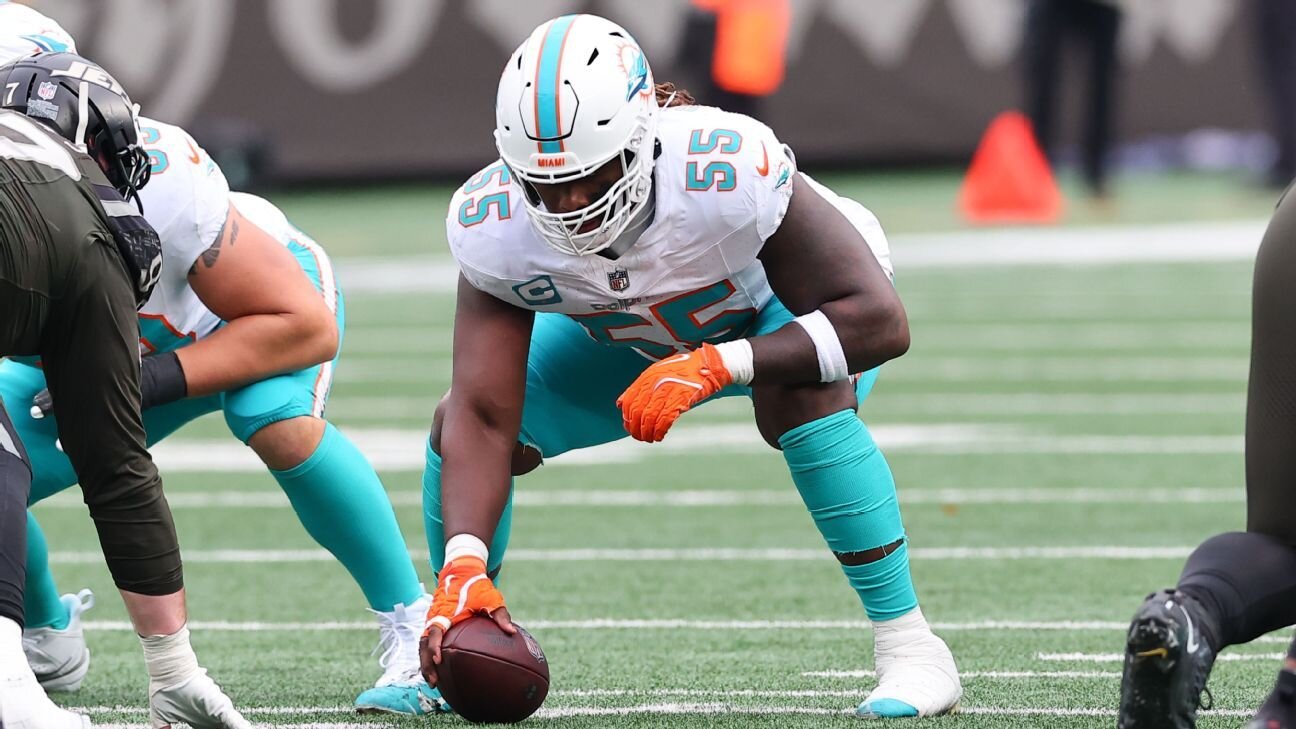 Dolphins, center Brewer reach 3-year, $52.5 million extension - ESPN
