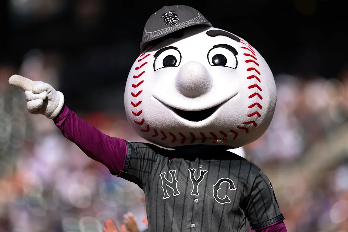 No one seems happier about Mets manager Carlos Mendoza's firing than Mr. Met - Yahoo Sports