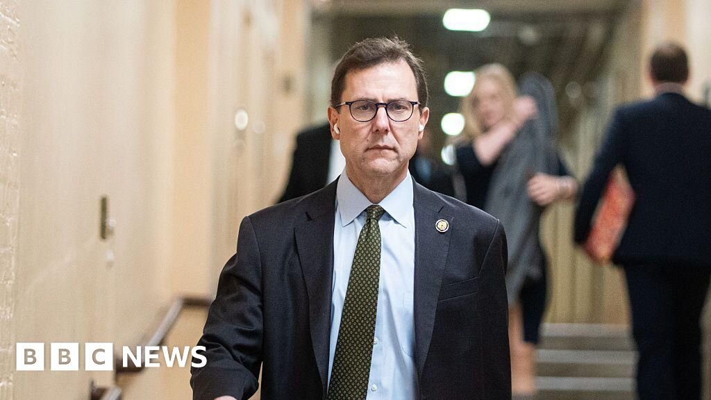 Tom Kean Jr: Missing congressman wins primary after Trump endorsement - BBC