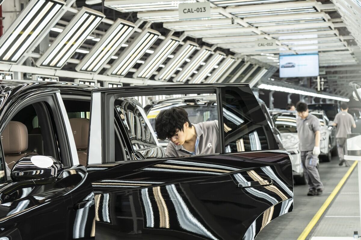 China Factory Activity Worsens in Warning Sign for Economy - Bloomberg.com