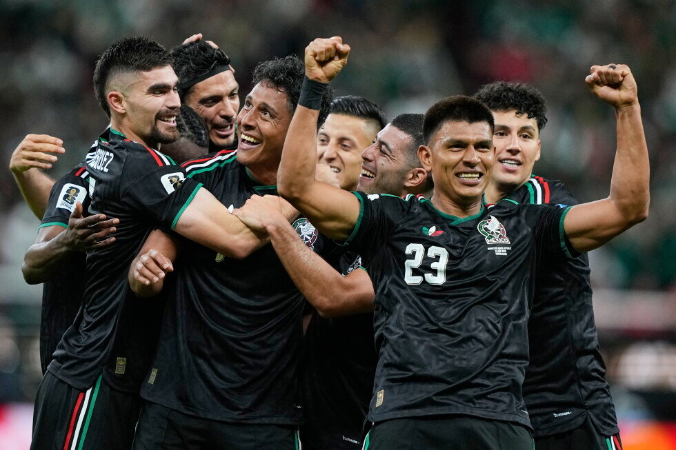 Mexico becomes first country to reach knockout stage of World Cup, beating South Korea 1-0 - AP News