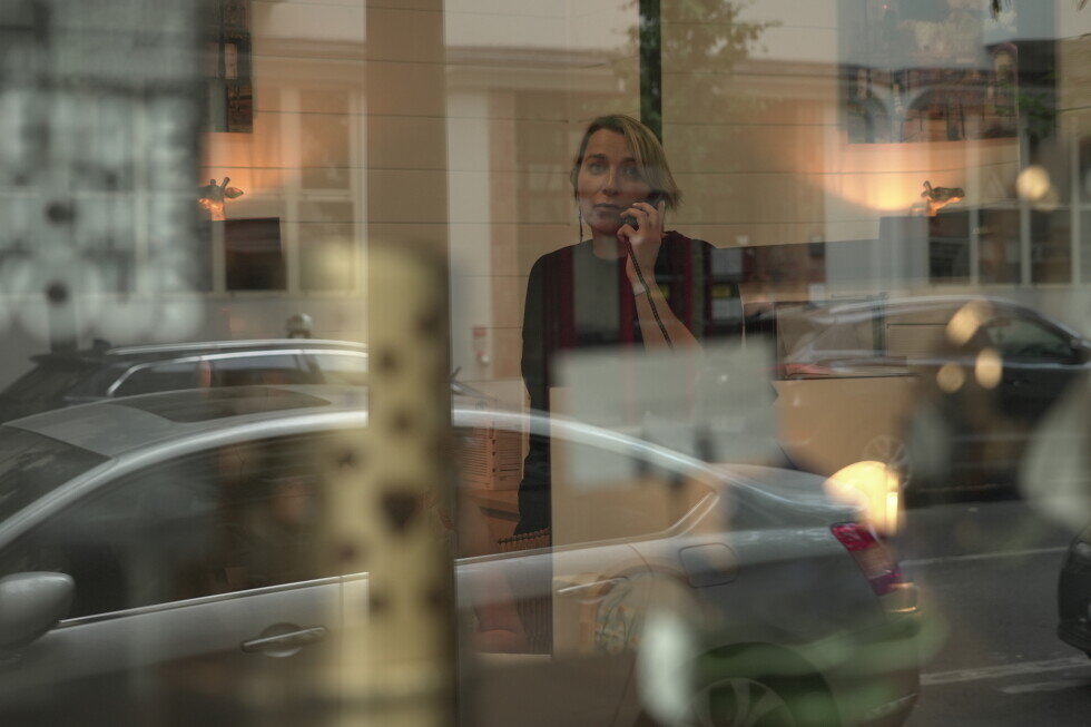 Europe’s record heat has overwhelmed Paris mortuaries and left families in distress - AP News