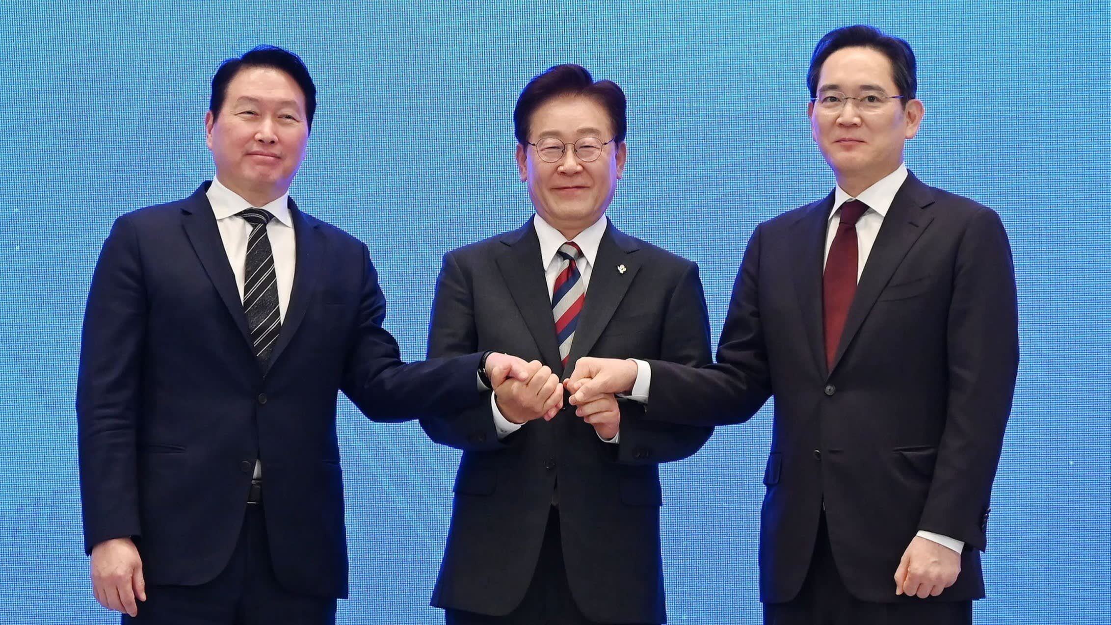 Samsung and SK Hynix plan $600bn chipmaking expansion - Financial Times