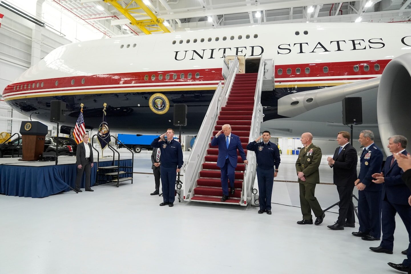 Trump visits new Air Force One, a luxury gift from Qatar that will soon fly him - The Washington Post