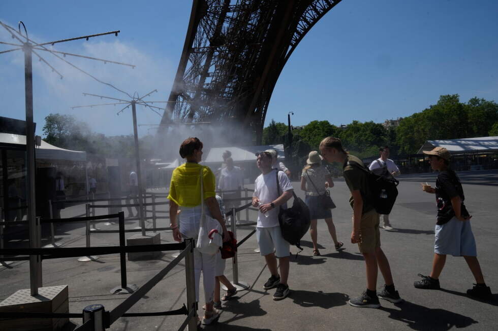 France restricts public alcohol consumption and outdoor sports as heat wave bakes parts of Europe - AP News