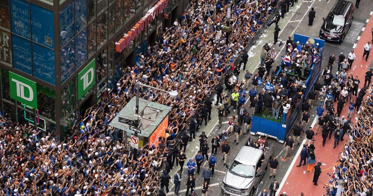 Live Updates: Knicks parade celebrates NBA Championship win in Manhattan - CBS News
