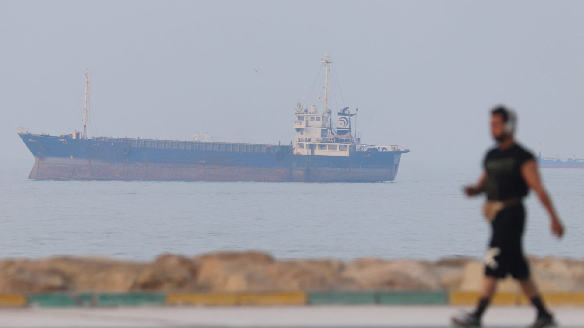Tanker traffic through Strait of Hormuz slows after Iranian attacks trigger renewed fighting with U.S. - CNBC
