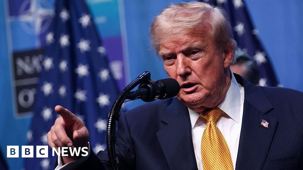 Trump reinstates Iran port blockade and vows 20% charge on cargo passing through Hormuz - BBC