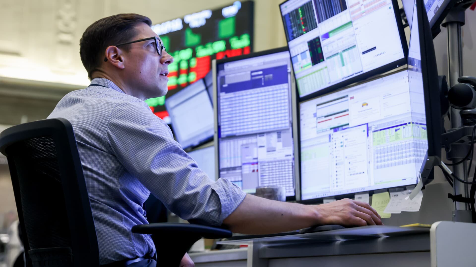 Stock futures slip after U.S., Iran exchange airstrikes again: Live updates - CNBC