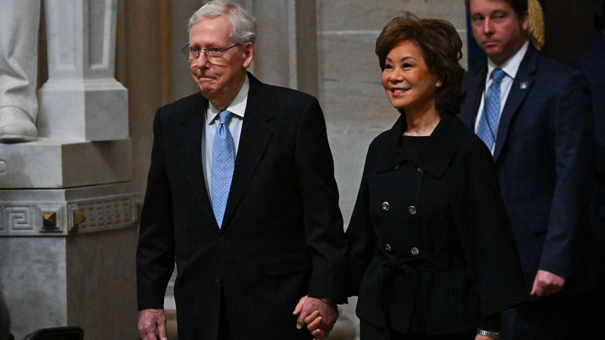 Elaine Chao releases statement amid husband Mitch McConnell's long hospital stay - WLKY