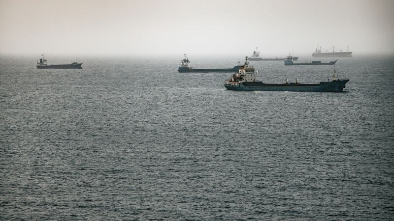 Live updates: US launches fourth night of strikes on Iran and restarts naval blockade - CNN