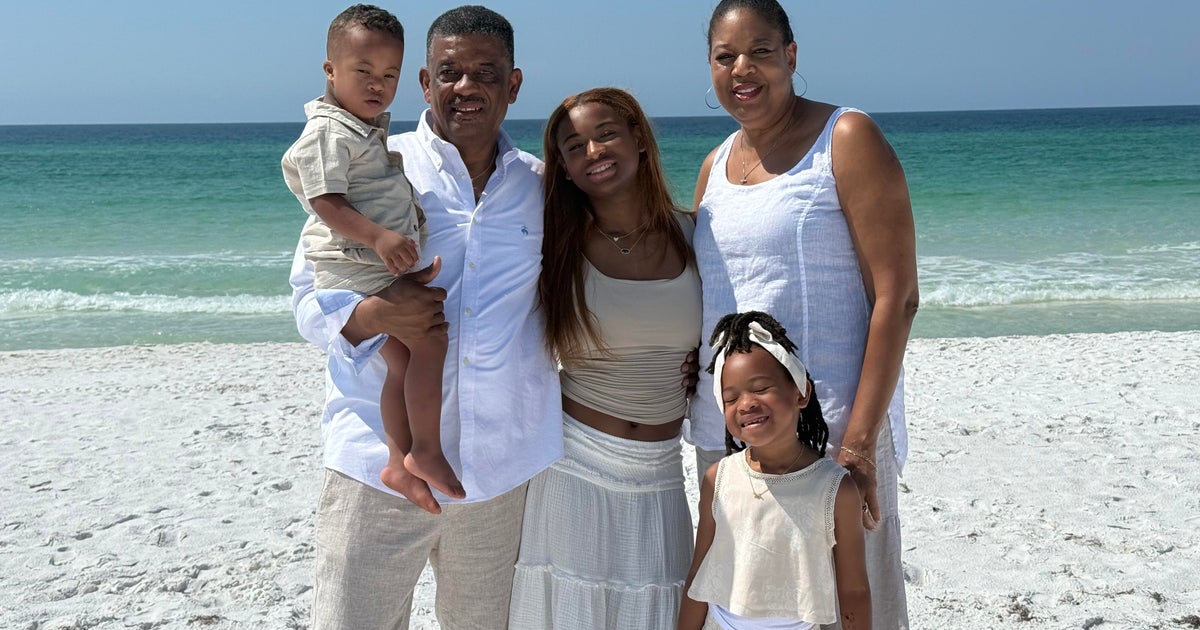 Shoulder pain leads to Texas dad's cancer diagnosis: "I was like, 'Wait, what?'" - CBS News