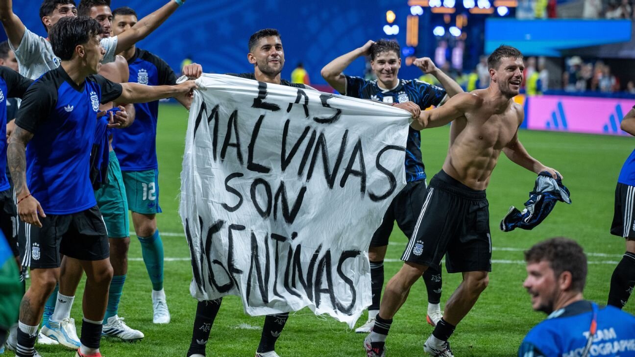 Argentina 'inappropriate' for Falklands banner in England World Cup clash - minister - ESPN