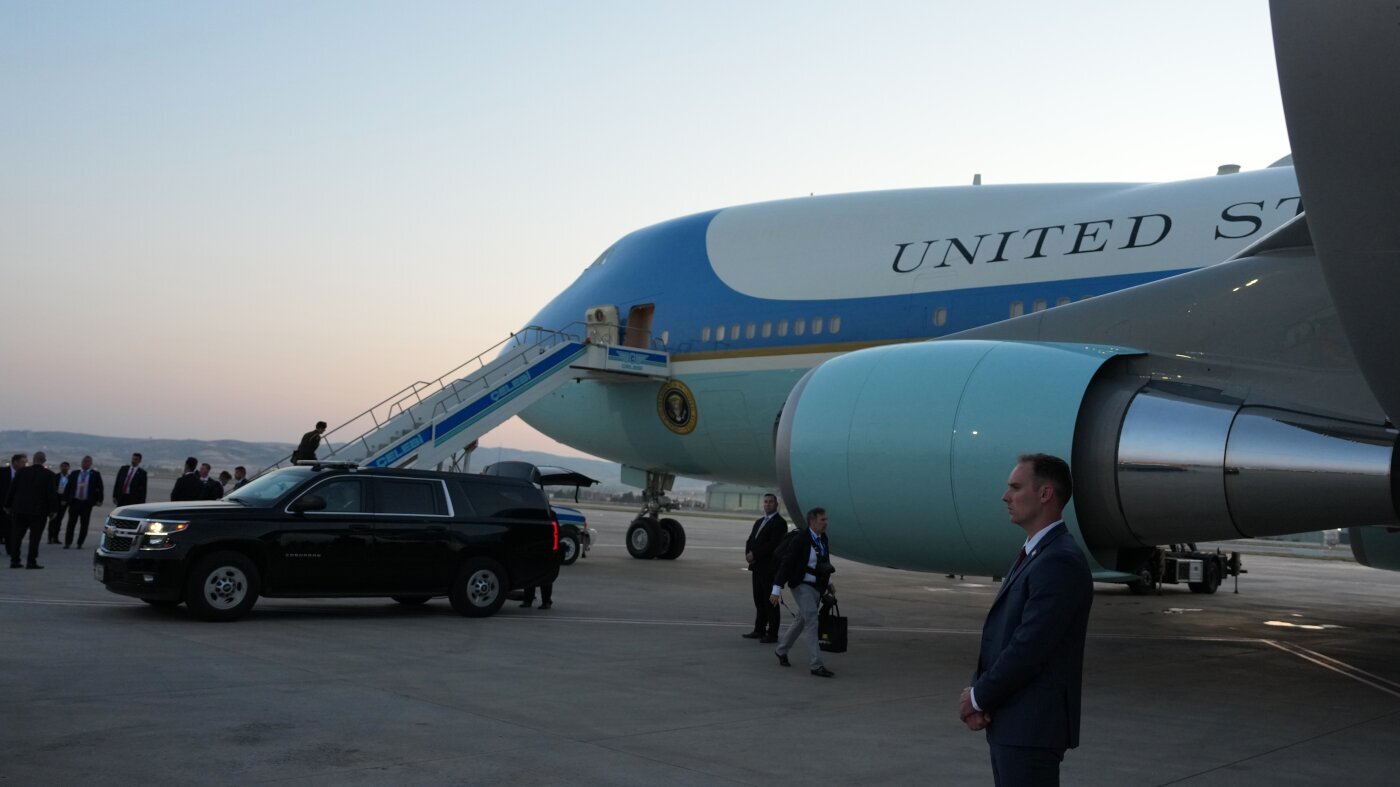 Trump flies partway home from Turkey in an old Air Force One - NPR