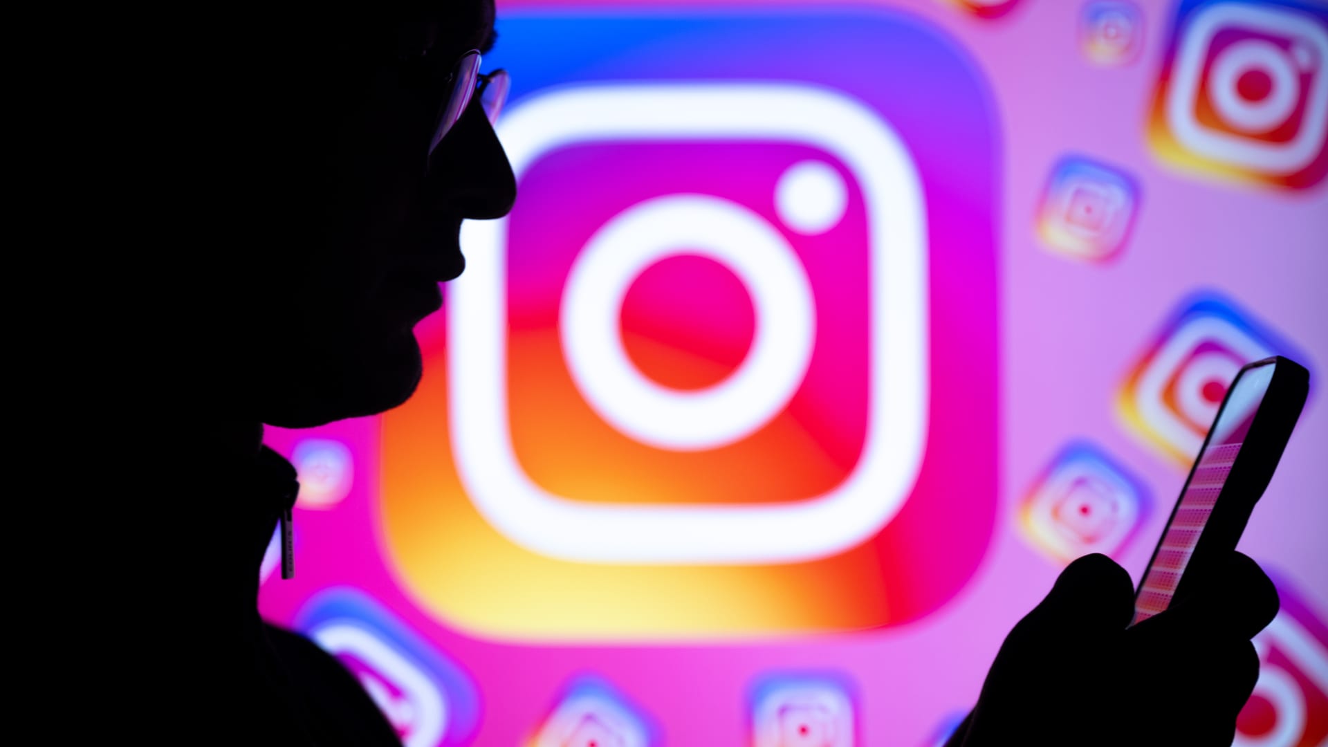 Meta’s woes deepen in India as child abuse ads on Instagram draw government ire - CNBC