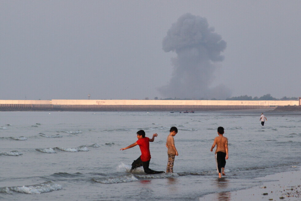 US attacks Iran and Tehran retaliates across the Middle East, threatening a return to all-out war - AP News