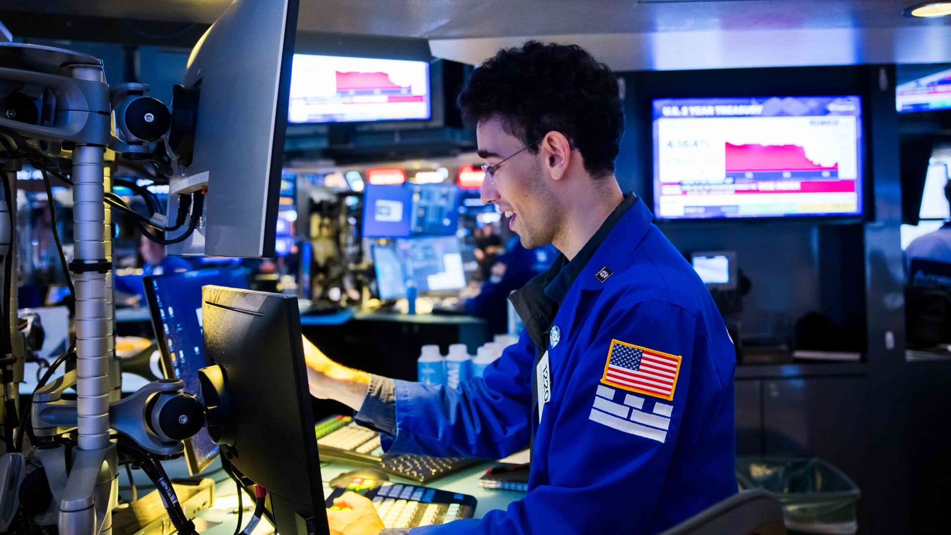 Stock futures climb, oil prices fall as U.S. and Iran pause attacks: Live updates - CNBC