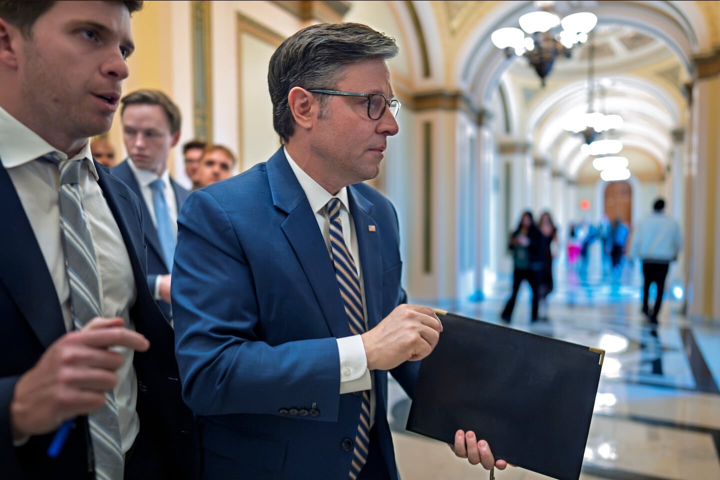 House passes bill to fund the government until after midterm elections - The Washington Post