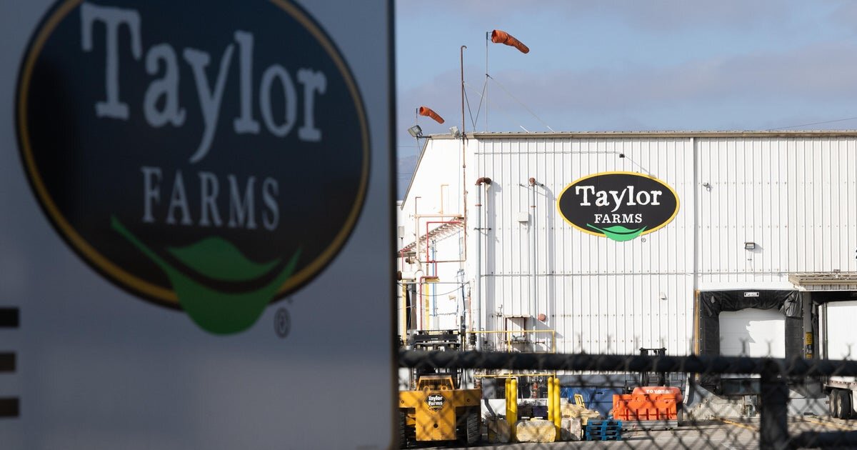 Taylor Farms lettuce sample that tested positive for cyclospora was a false positive, FDA says - CBS News