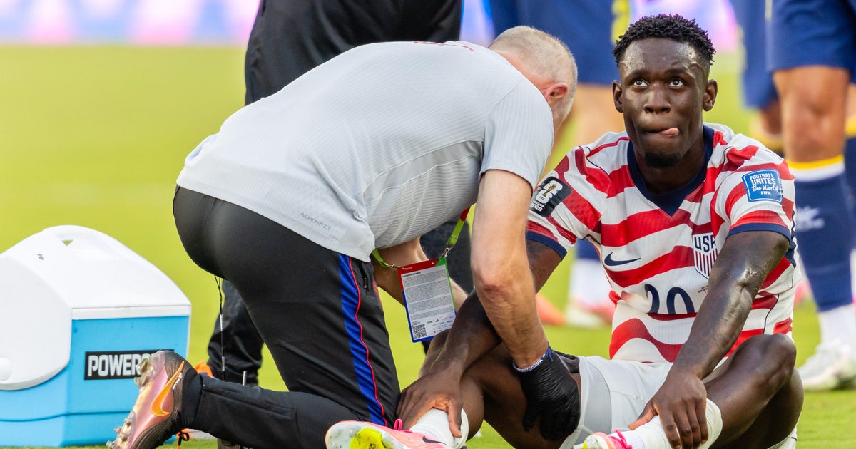 U.S. lead scorer Folarin Balogun's red card suspension lifted after Trump called FIFA president, sources say - CBS News