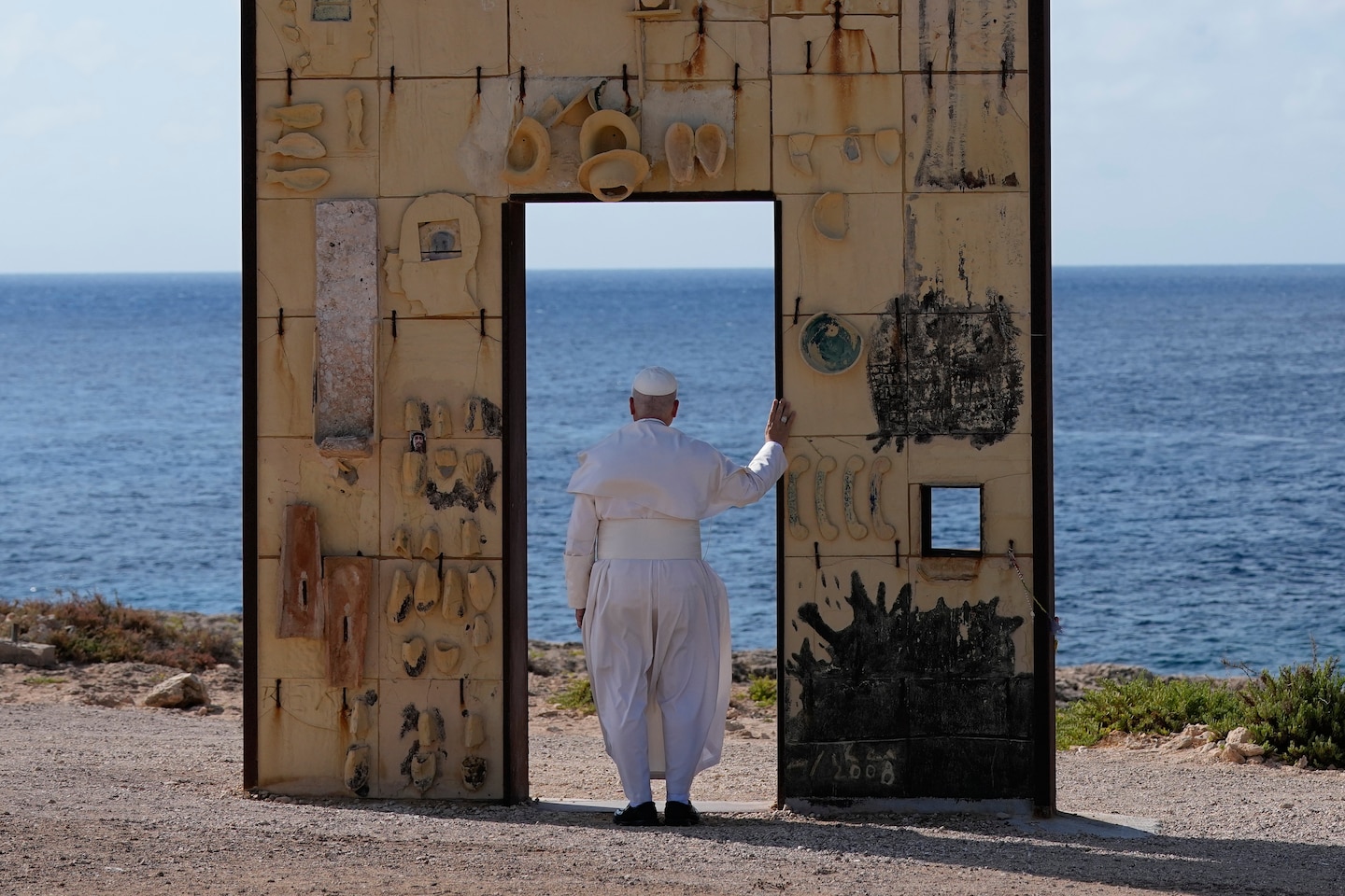 On July Fourth, Pope Leo urges U.S. to welcome, protect and assist immigrants - The Washington Post