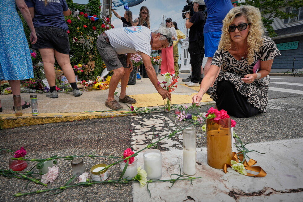 Lawmakers demand answers after ‘bombshell’ report of ICE officer shooting in Maine - AP News