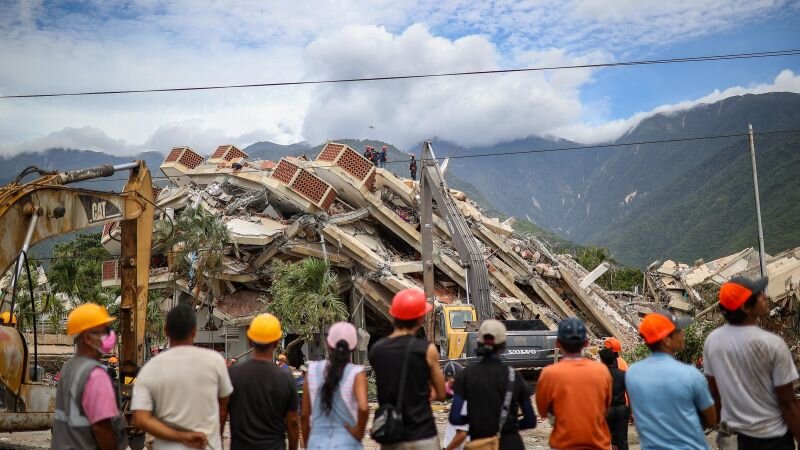 Live updates: Venezuela earthquake aftershocks reignite fears as survivors seek answers - CNN
