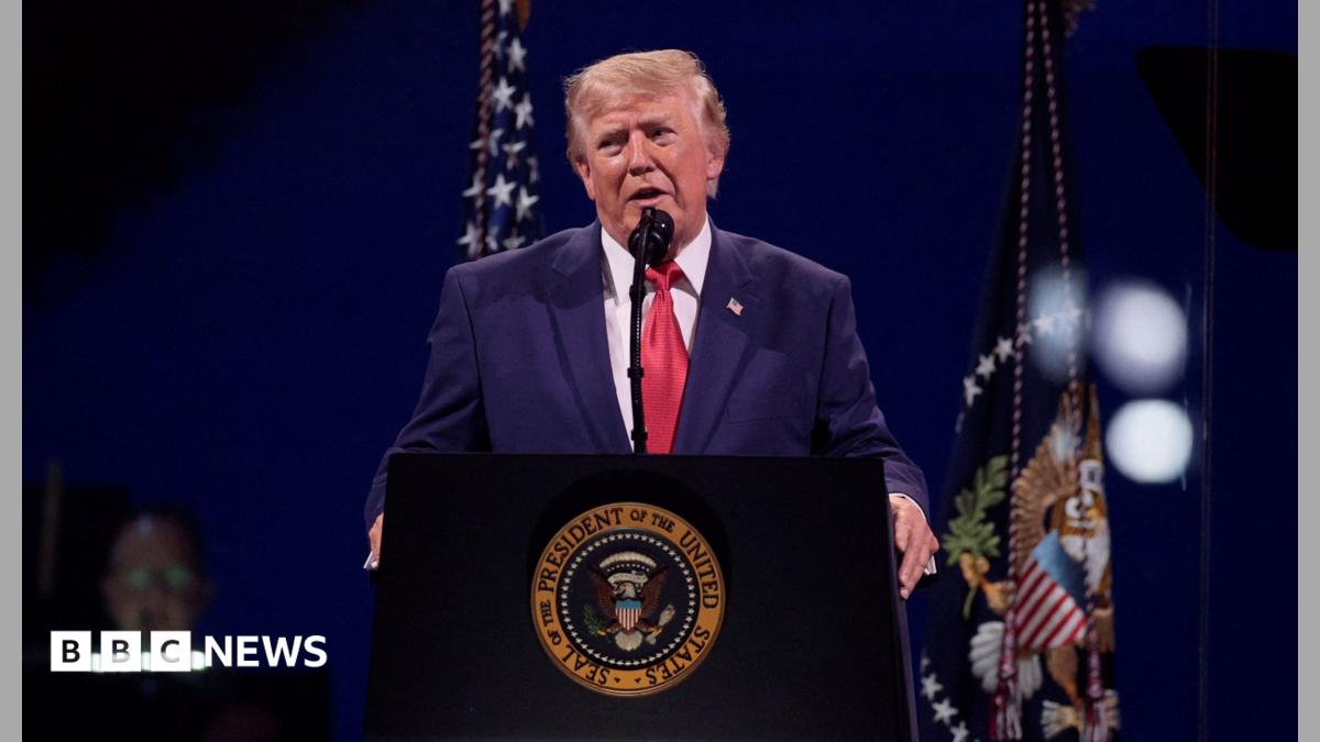 Trump arrives at National Mall ahead of speech as 4 July celebrations continue - BBC
