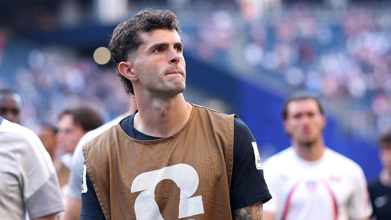 LA Galaxy coach Greg Vanney says Team USA was 'too naive,' explains Christian Pulisic's struggles - Fox News