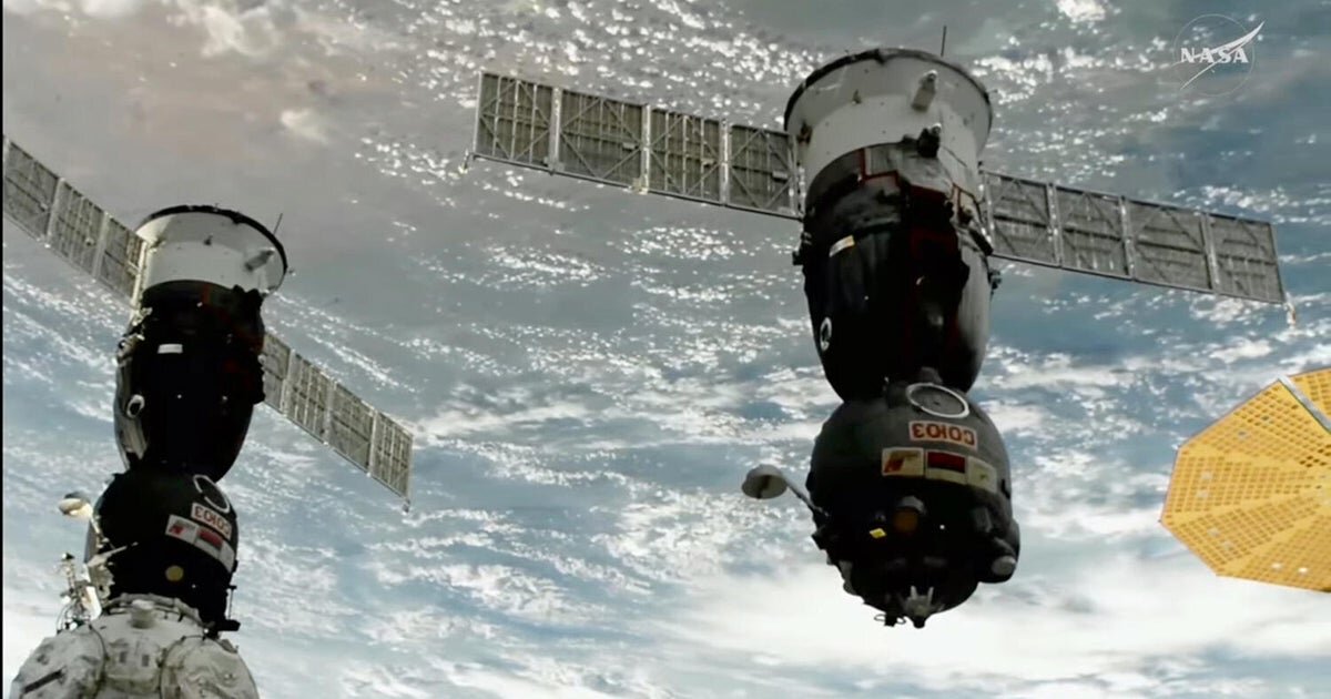 NASA astronaut, 2 cosmonauts return to Earth after eight-month stay International Space Station - CBS News