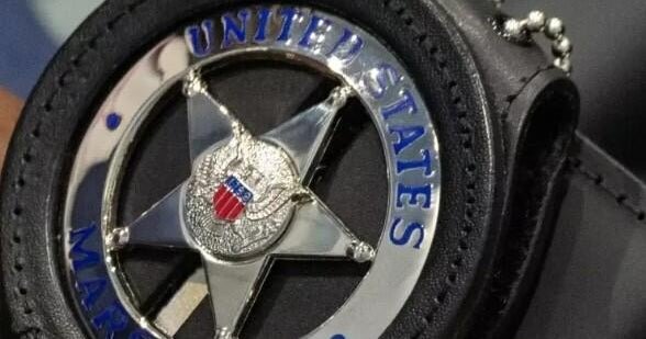 Deputy U.S. marshal shot dead while serving arrest warrant on fugitive in Louisiana, agency says - CBS News