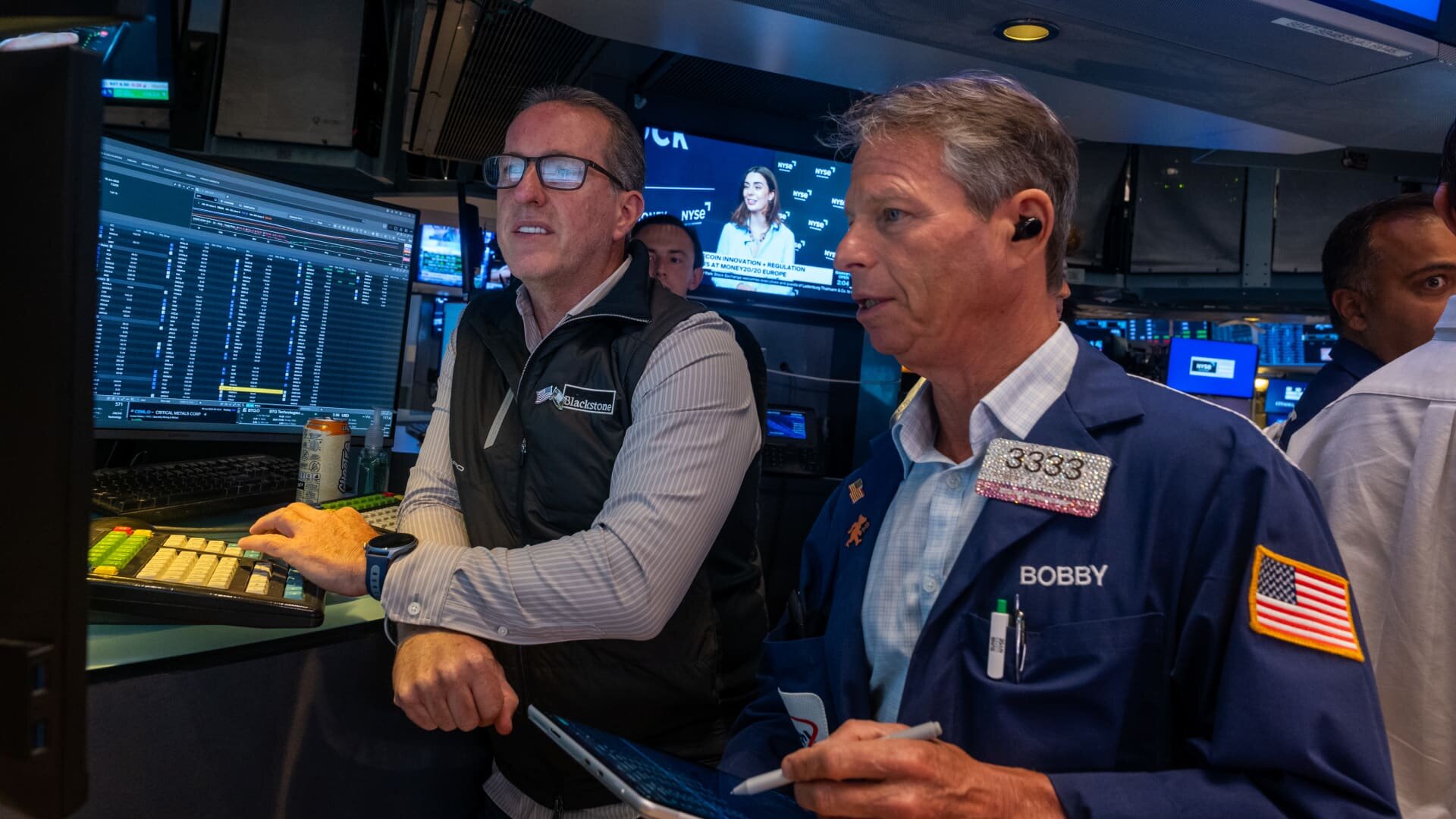 Nasdaq futures fall 2% as global chip sell-off continues: Live updates - CNBC