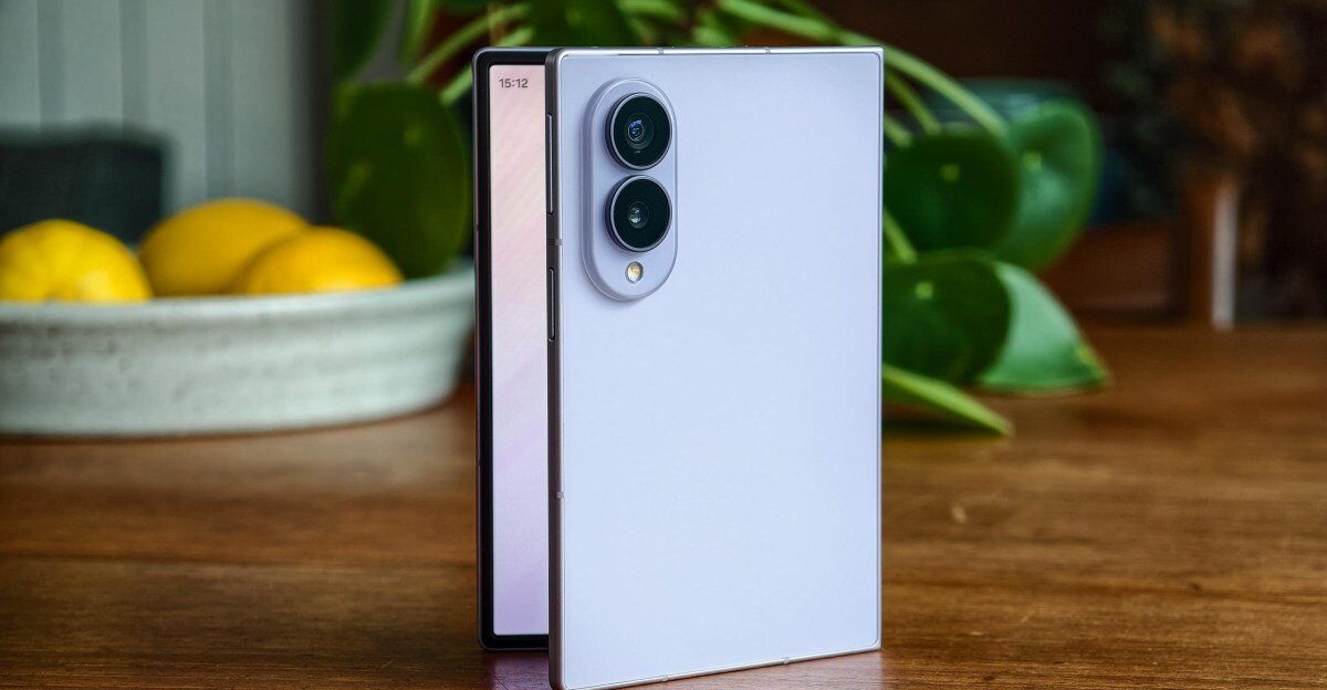 Samsung’s Galaxy Z Fold 8 feels like the future - The Verge