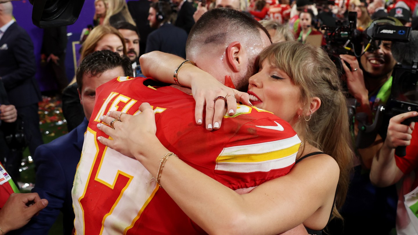 Taylor Swift Wedding Details: Adam Sandler, Blank Space Handkerchiefs - The Hollywood Reporter