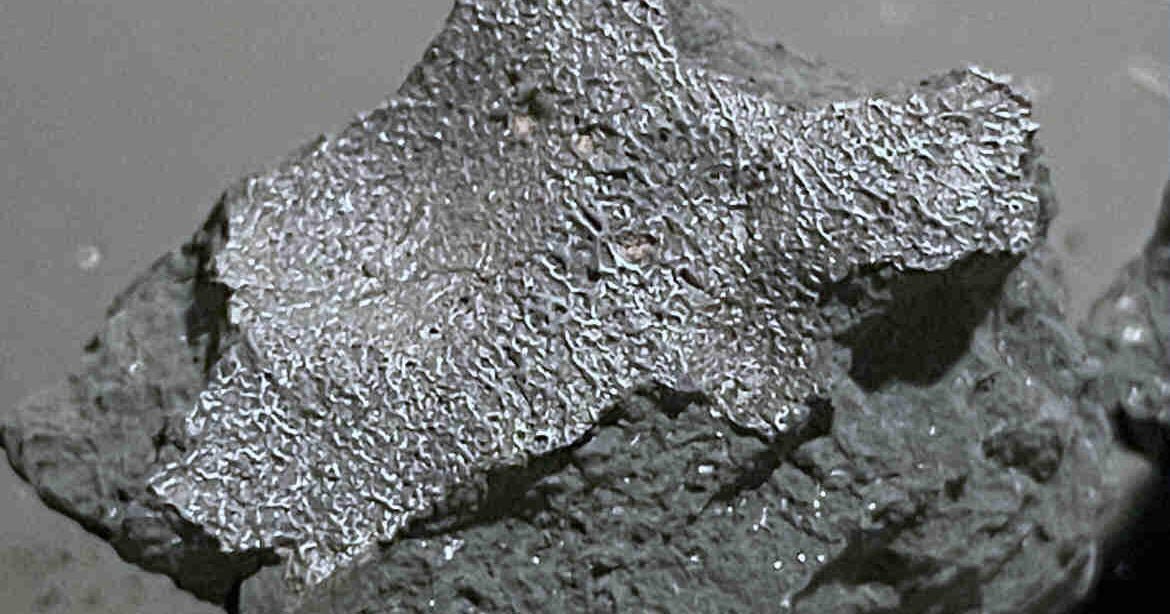 Meteorite that crashed into New Jersey home contains "alien world chemistry," scientists say - CBS News