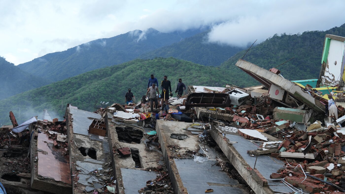 Untold casualties and humanitarian needs: What to know a week from Venezuela's quakes - NPR