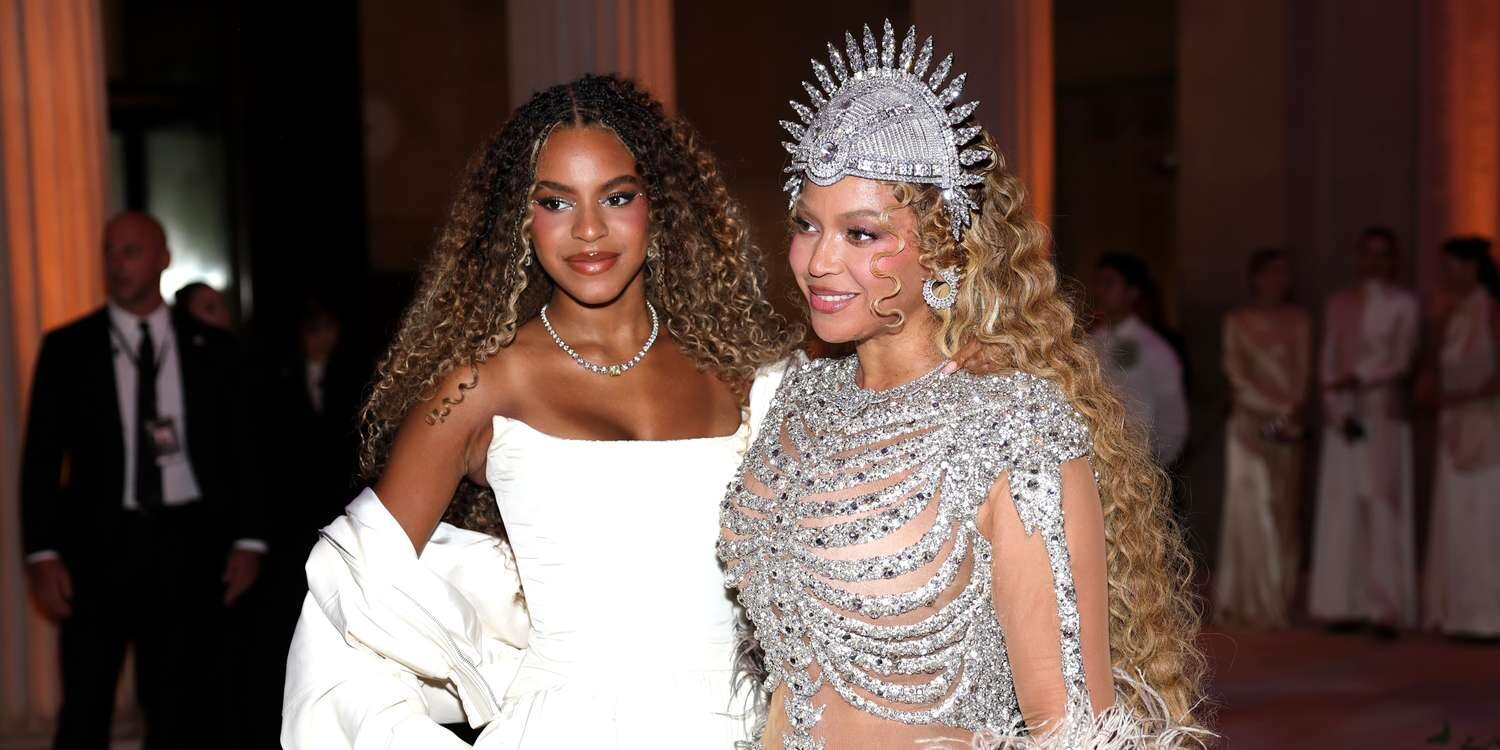Blue Ivy, 14, Looks Like Mom Beyoncé With Waist-Length Blonde Curls as She Performs With Dad Jay-Z - instyle.com