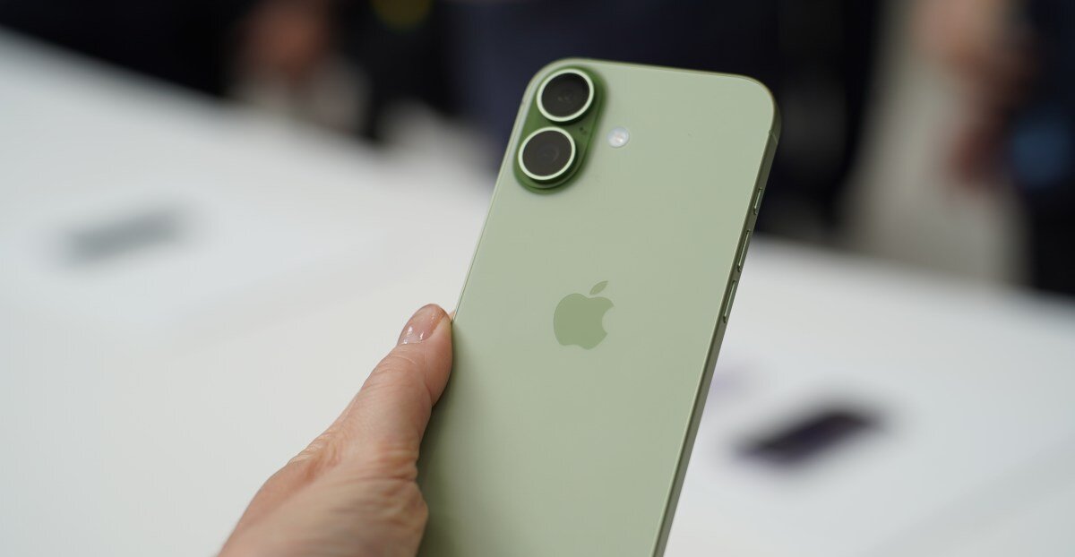 It looks like Apple’s iPhone 18 really will skip the fall launch this year - The Verge