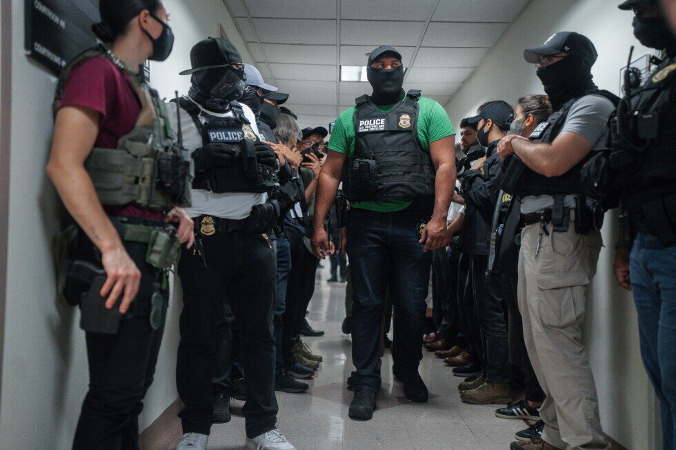 Judge rules New York can’t ban federal agents from wearing face coverings - AP News