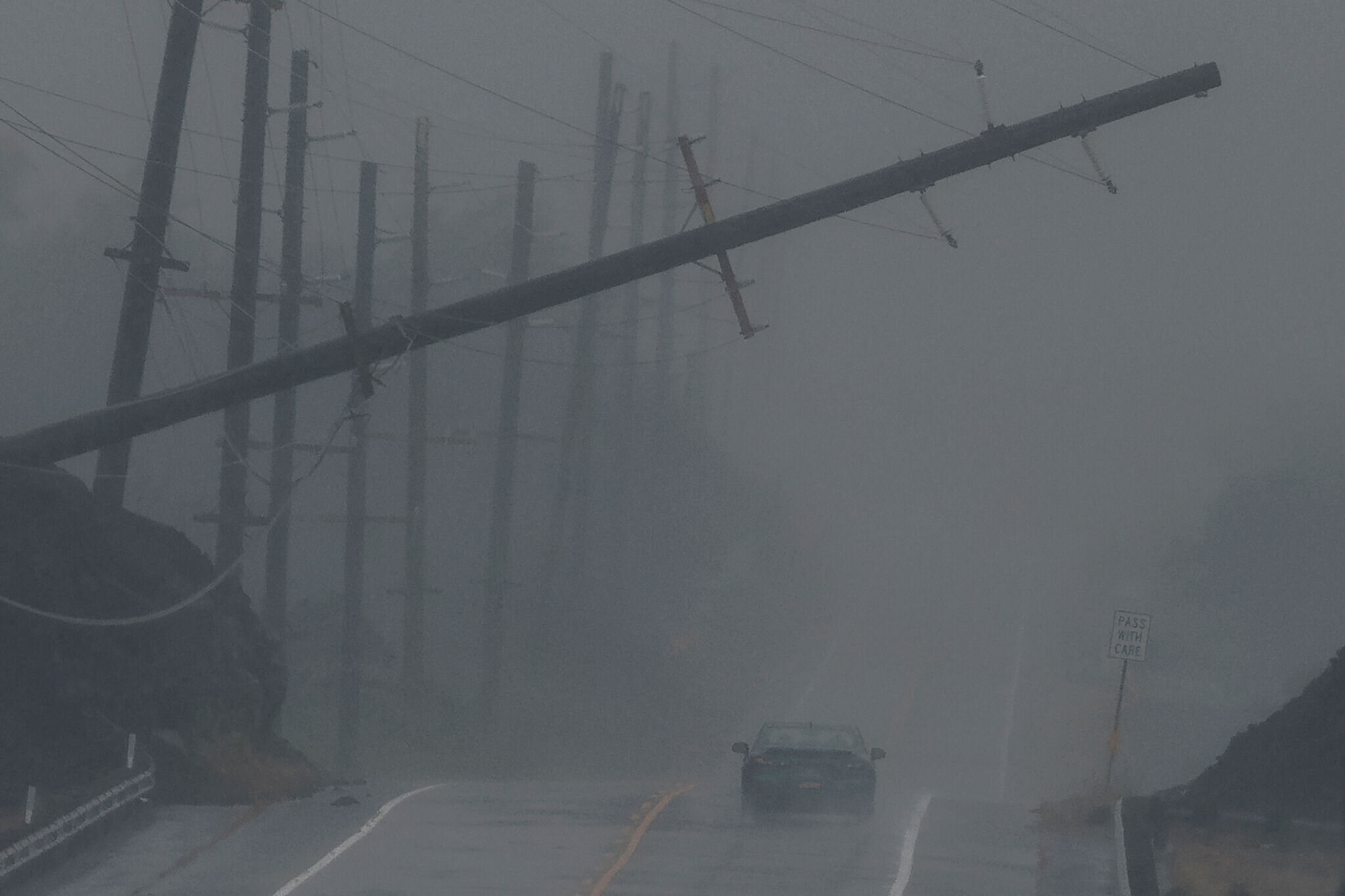Hawaii records 140 mph wind gust as Hurricane Lala bands pound islands - San Francisco Chronicle