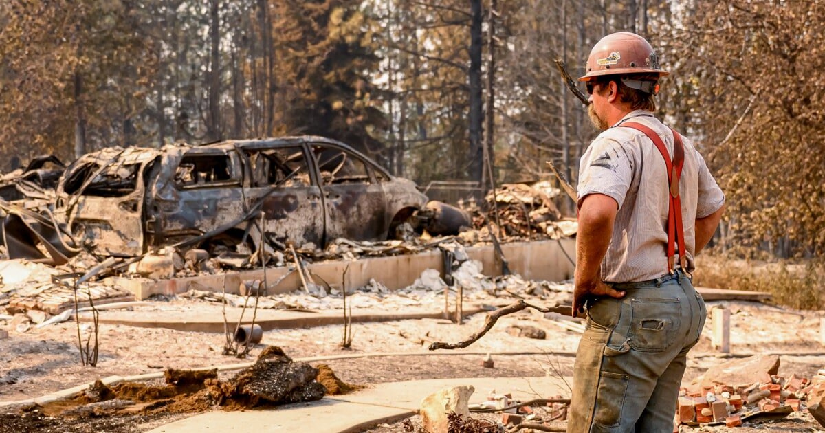 Firefighters are working 16-hour shifts as they battle the Spokane Complex Fire - NBC News