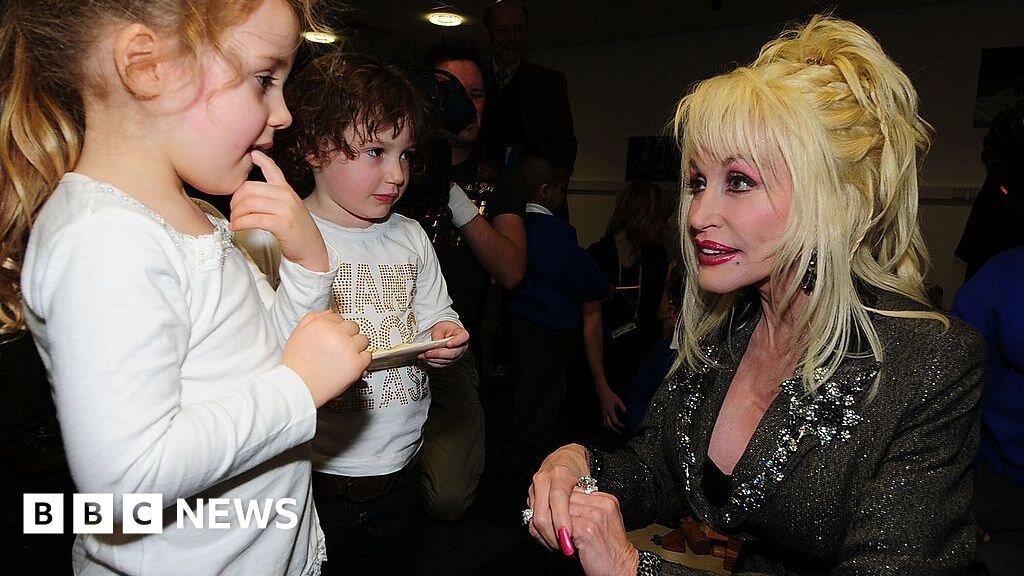 How Dolly Parton helped the world - from children's books to supporting Covid vaccine - BBC