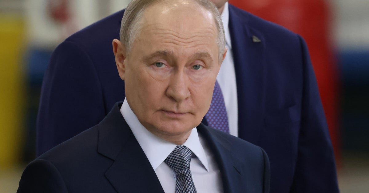 U.S. intelligence agencies warn Putin could test NATO by authorizing provocative actions - CBS News