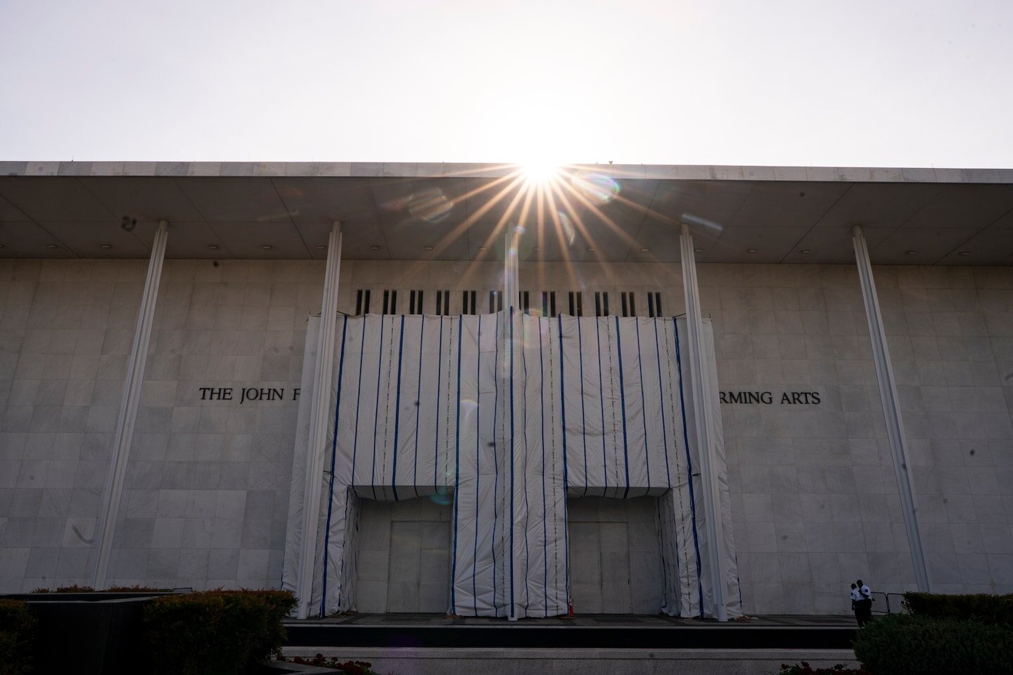 Kennedy Center board votes to inscribe Trump’s name on building - The Washington Post