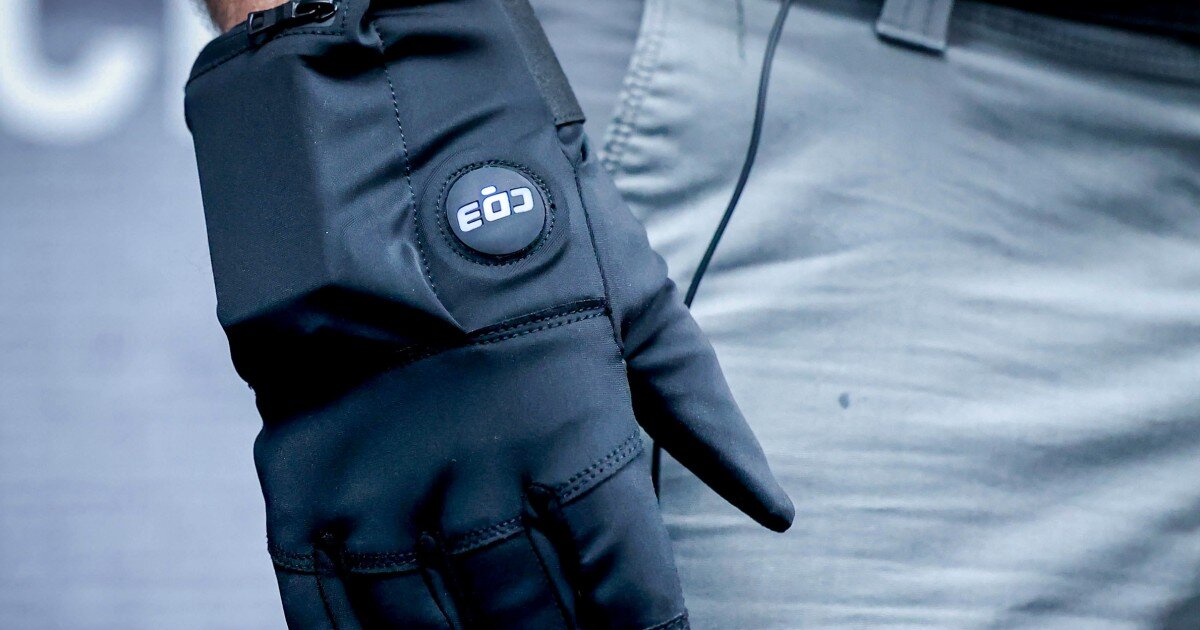 Nebraska’s largest school district asks police to stop using electric shock gloves on students - NBC News