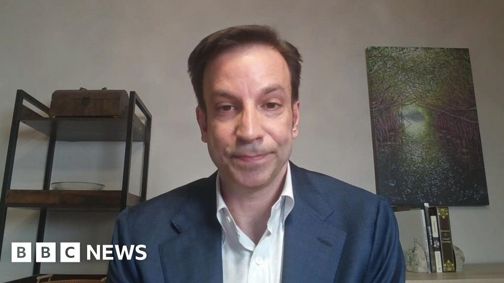 US military newspaper editor voices censorship fears after being fired - BBC