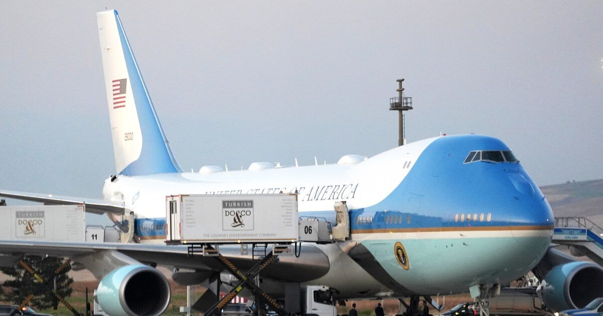 Trump took a secret flight out of Turkey in an elaborate plot to hide his location amid Iran war - NBC News