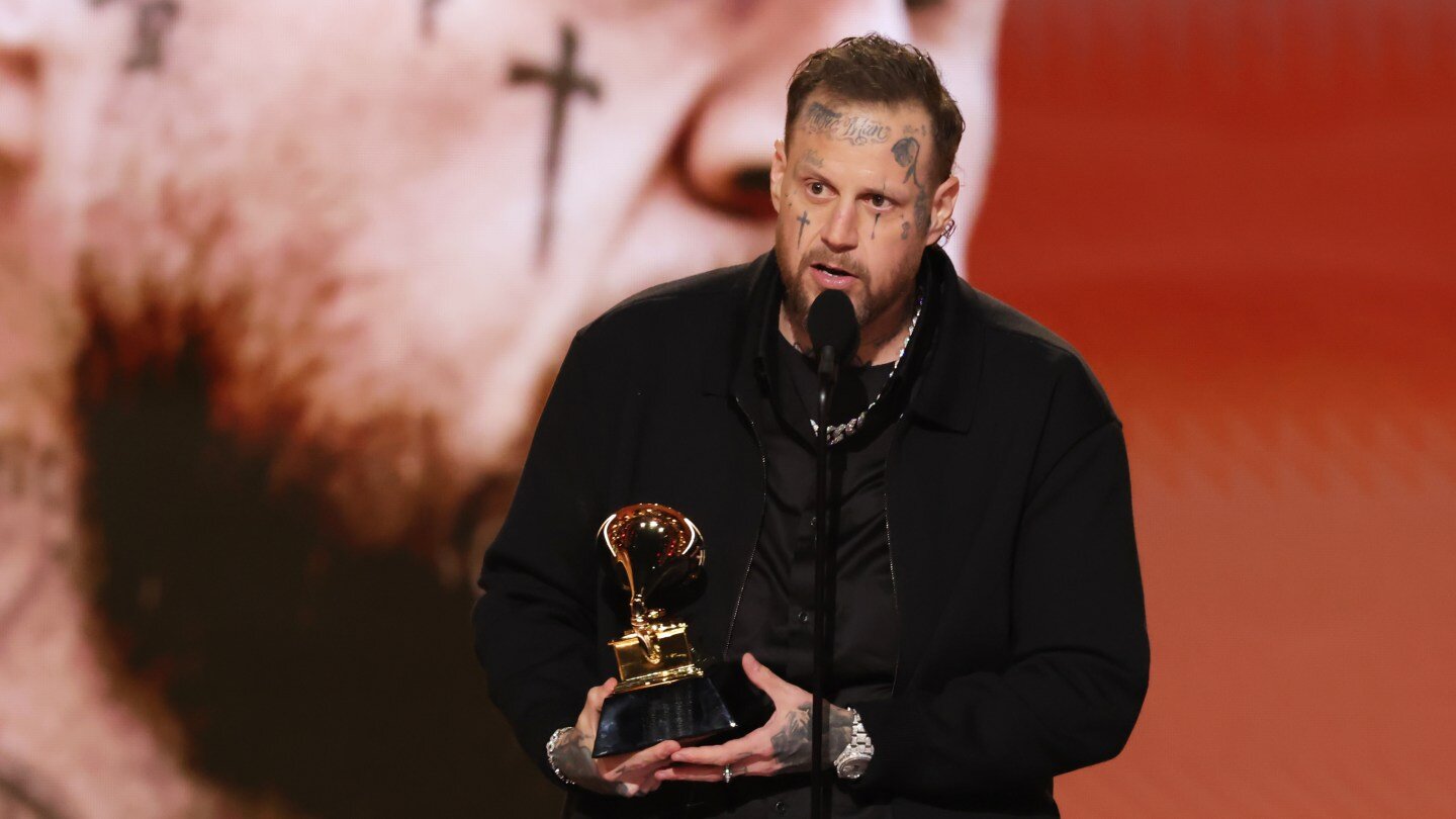 Jelly Roll Clarifies Political Views, Regrets Not Taking “Opportunity to Speak Up” at Grammys - The Hollywood Reporter