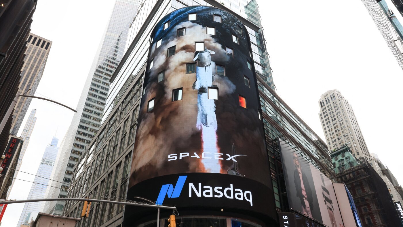 SpaceX’s revenue rises as its once-soaring stock price drifts back to Earth - NPR