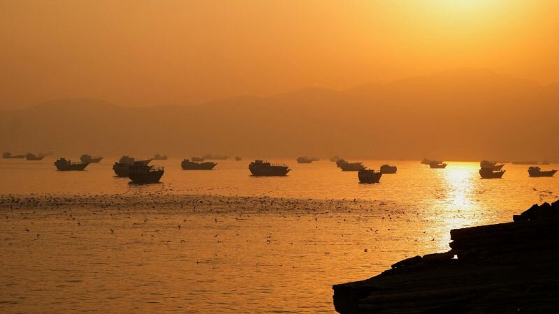 Live updates: Iran demands concessions from US as it nears Strait of Hormuz deal with Oman - CNN